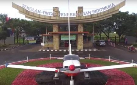 sekolah penerbangan di indonesia
