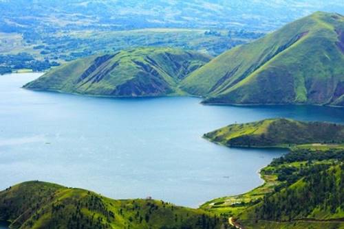 danau terbesar di indonesia toba